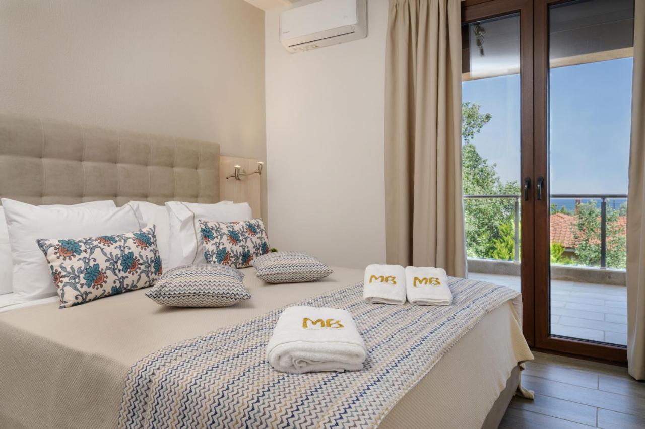 M&B Boutique Apartments Неа-Рода Экстерьер фото