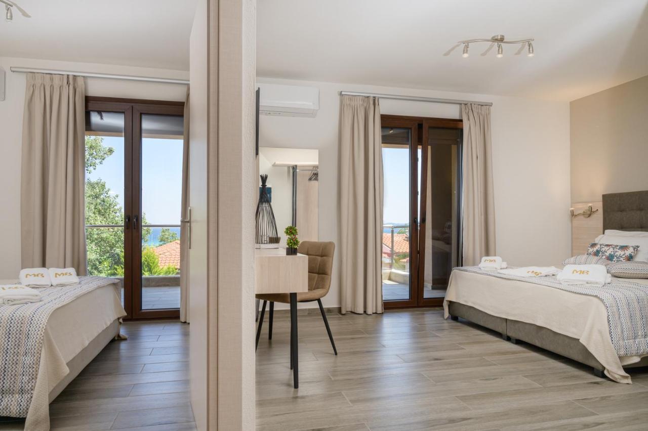 M&B Boutique Apartments Неа-Рода Экстерьер фото