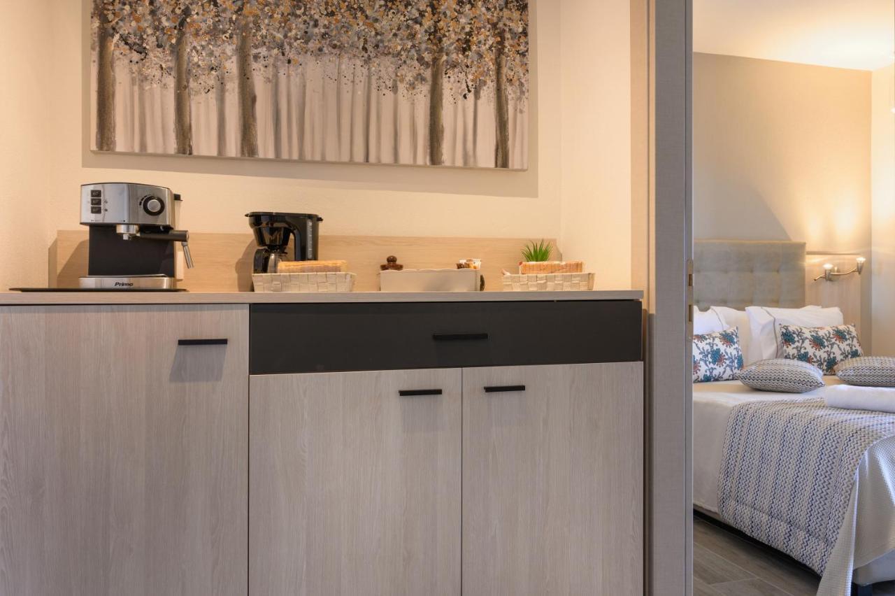 M&B Boutique Apartments Неа-Рода Экстерьер фото